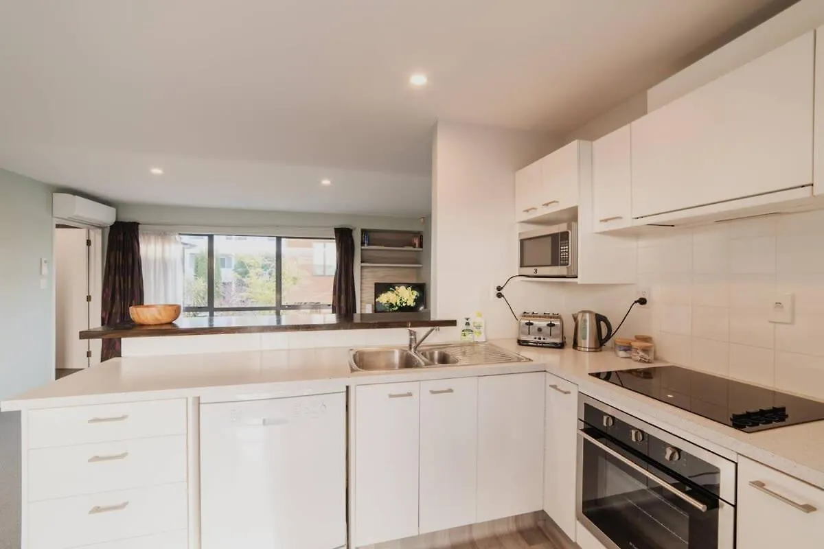 Quaint Worcester Quarters - 3Br Delight Christchurch Holiday home
